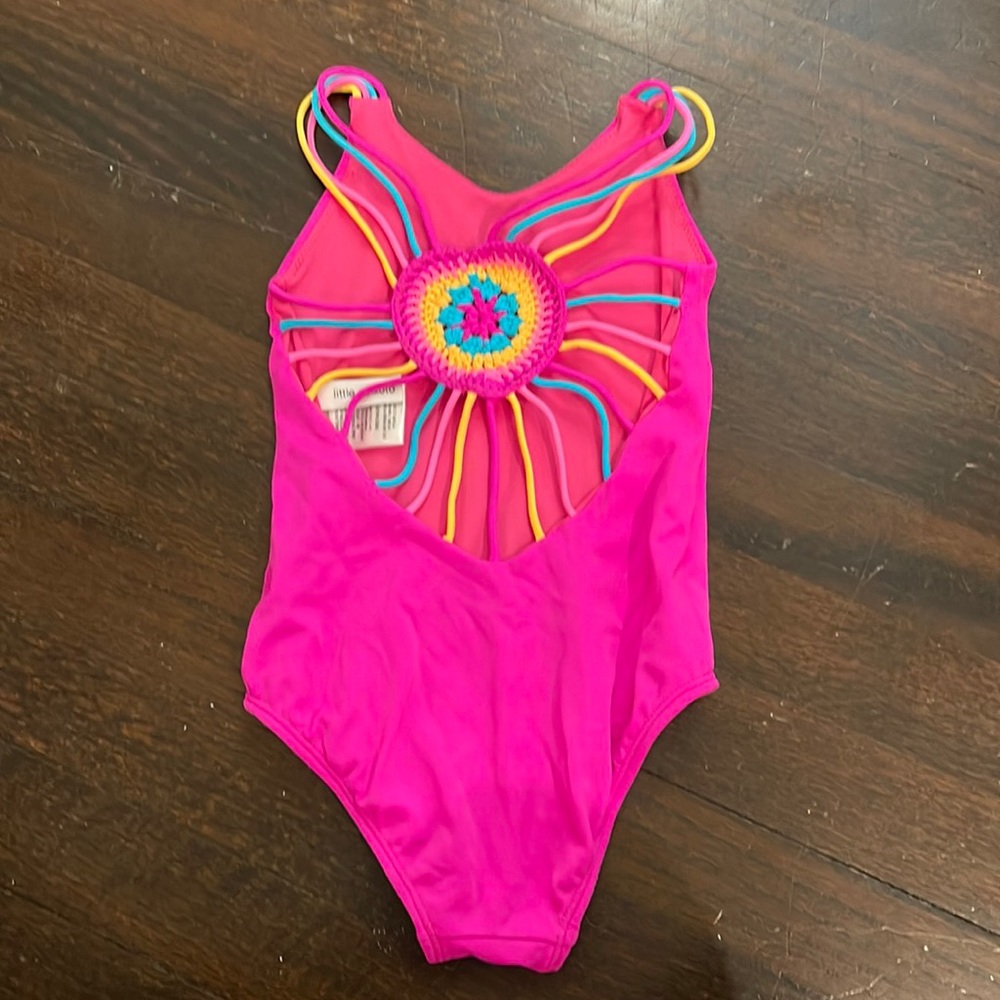Sz 6 like new boutique one piece